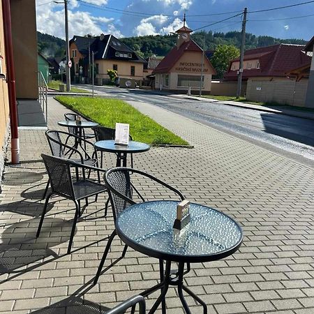Penzion A Restaurace Na Salasi Hutisko ภายนอก รูปภาพ