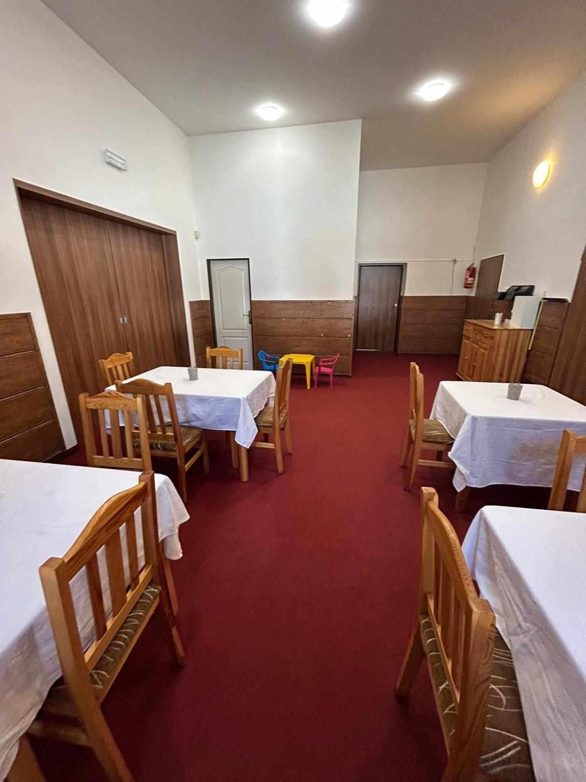 Penzion A Restaurace Na Salasi Hutisko ภายนอก รูปภาพ