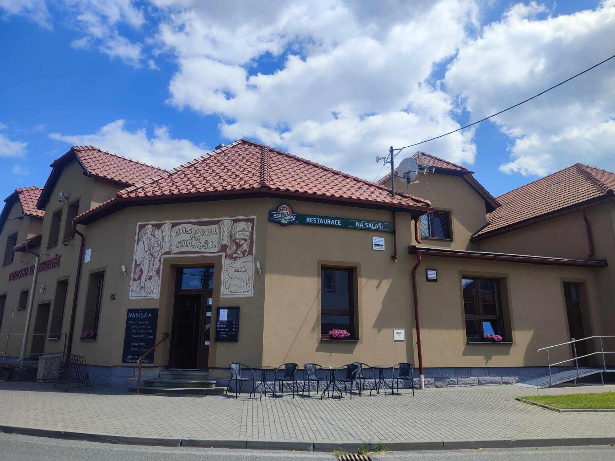 Penzion A Restaurace Na Salasi Hutisko ภายนอก รูปภาพ