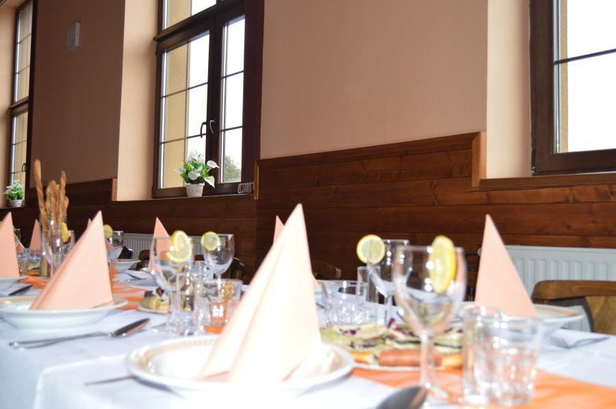Penzion A Restaurace Na Salasi Hutisko ภายนอก รูปภาพ